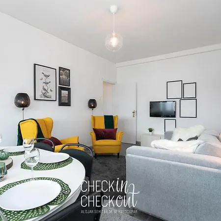 Checkincheckout - City View
